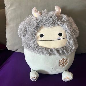 Evita Christmas Bigfoot 12” Squishmallow